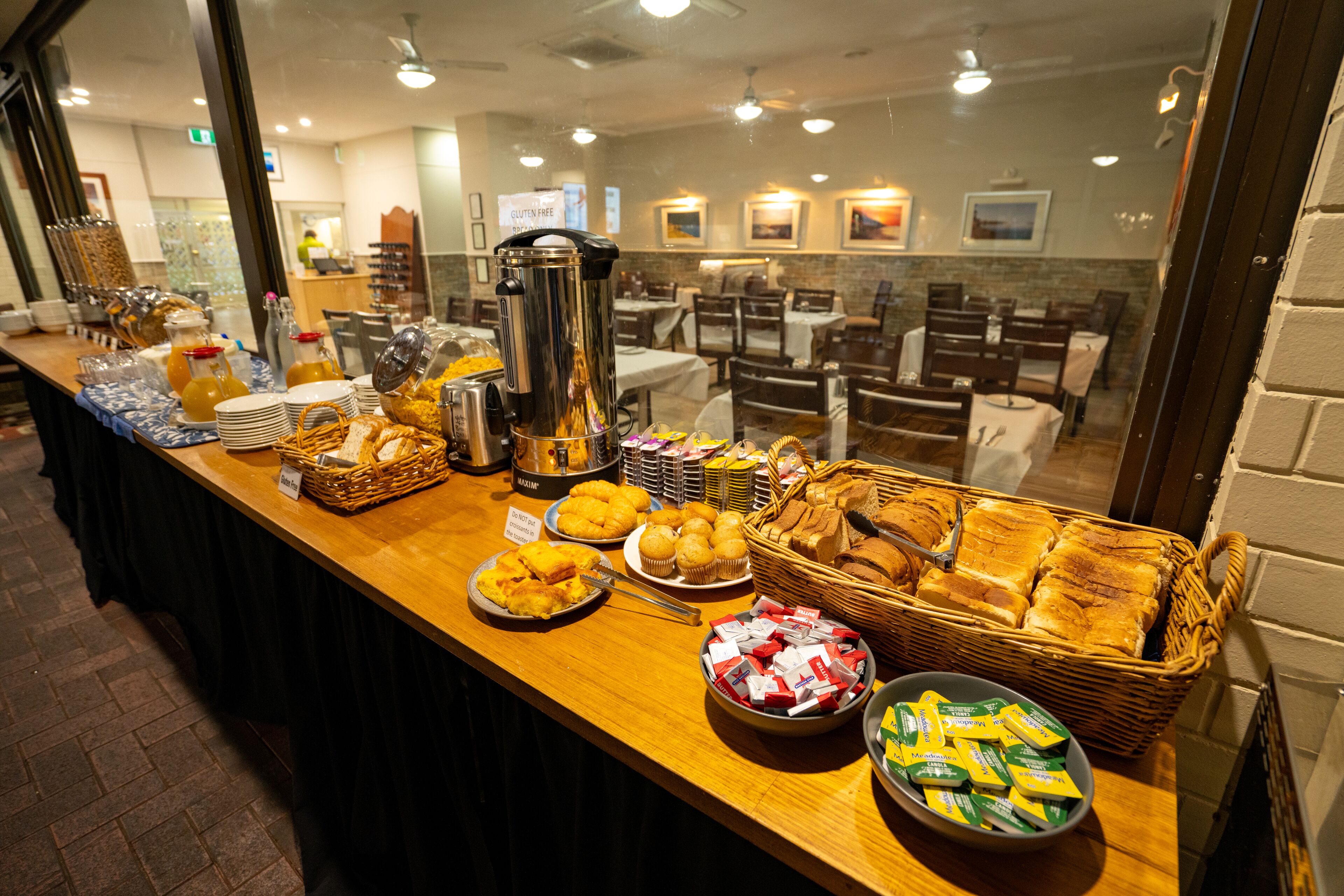 free daily continental breakfast