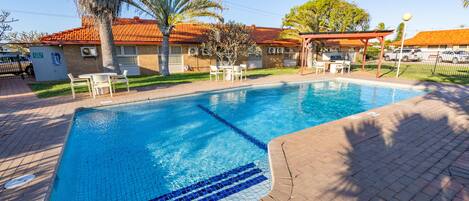 Außenpool, Liegestühle