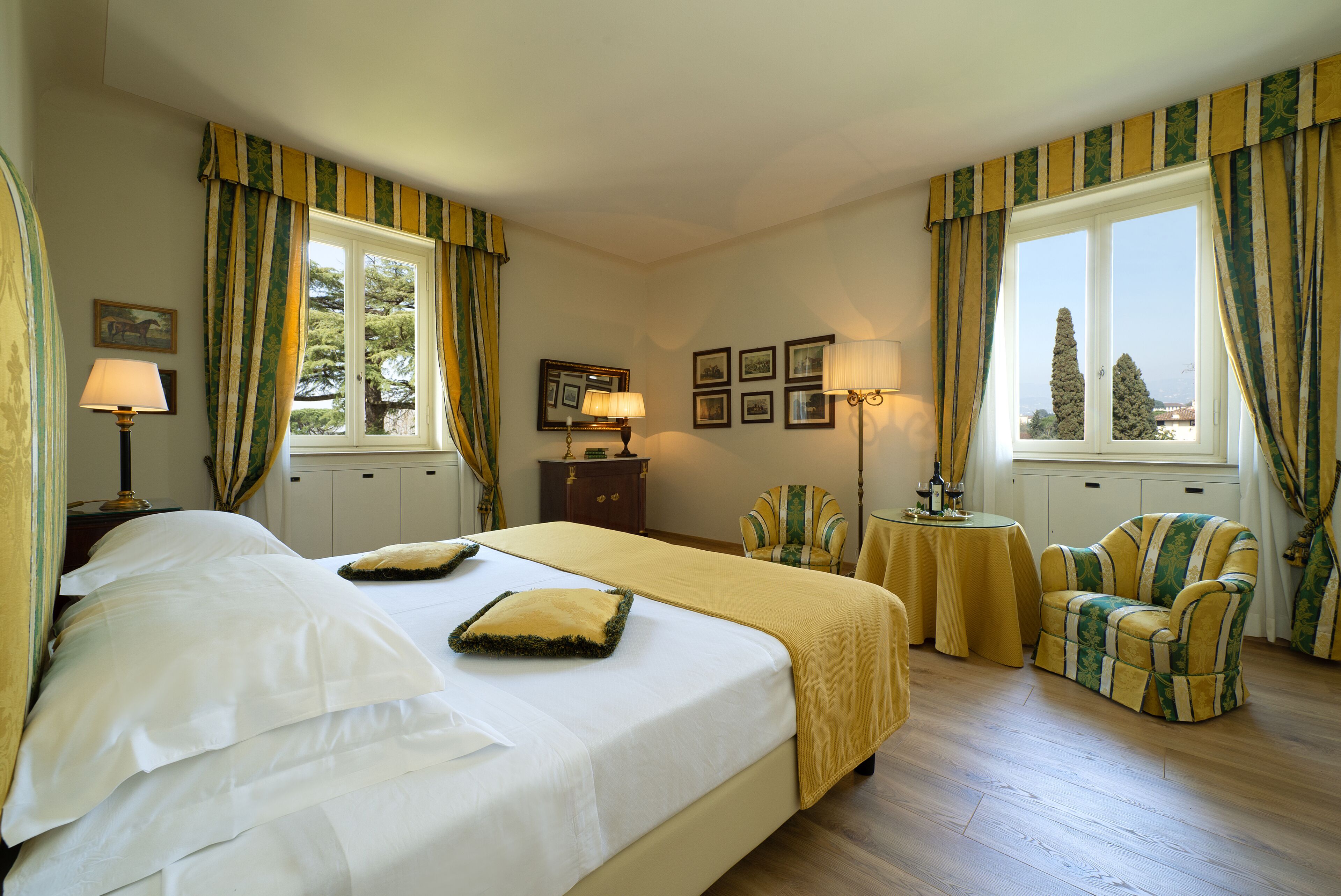 superior double room | 1 bedroom, minibar, desk, free wifi