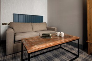 Habitación familiar | 1 habitación, escritorio, wifi gratis y ropa de cama 