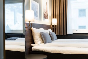 Ropa de cama de alta calidad, escritorio, wifi gratis y ropa de cama 