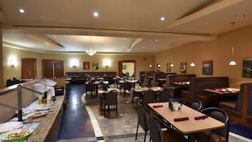 Daily cooked-to-order breakfast for a fee