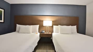 Corporate Floor - Business Queen Room | Bộ đồ giường cao cấp, nệm có lớp đệm bông, két bảo mật tại phòng