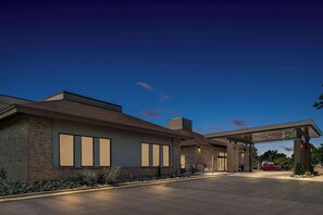 Exterior - Best Western Okemos/East Lansing Hotel & Suites (Okemos)
