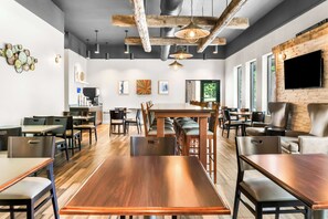 Free daily full breakfast 