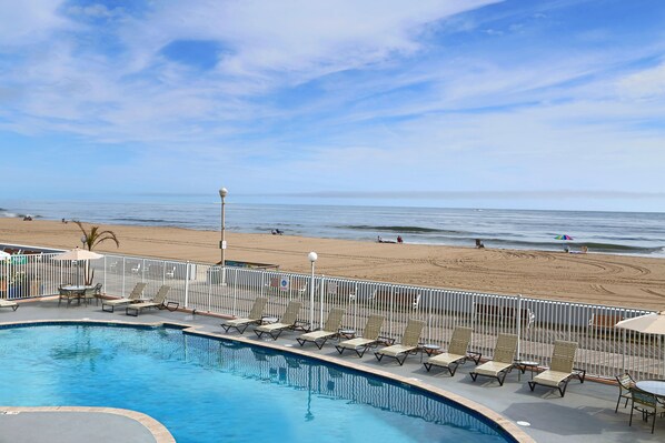 Indoor pool, seasonal outdoor pool, sun loungers