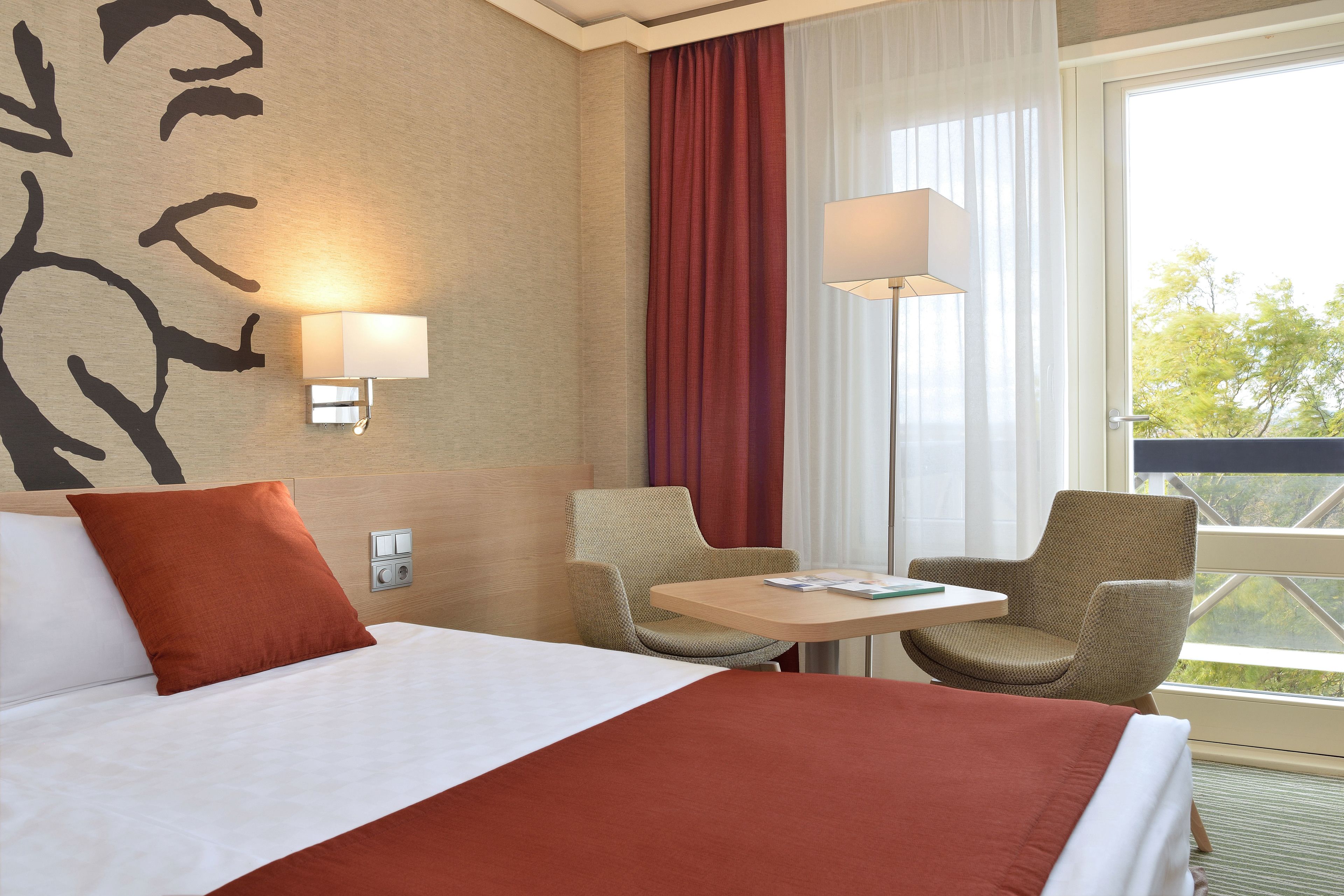 executive double or twin room | hypo-allergenic bedding, in-room safe, desk, free wifi
