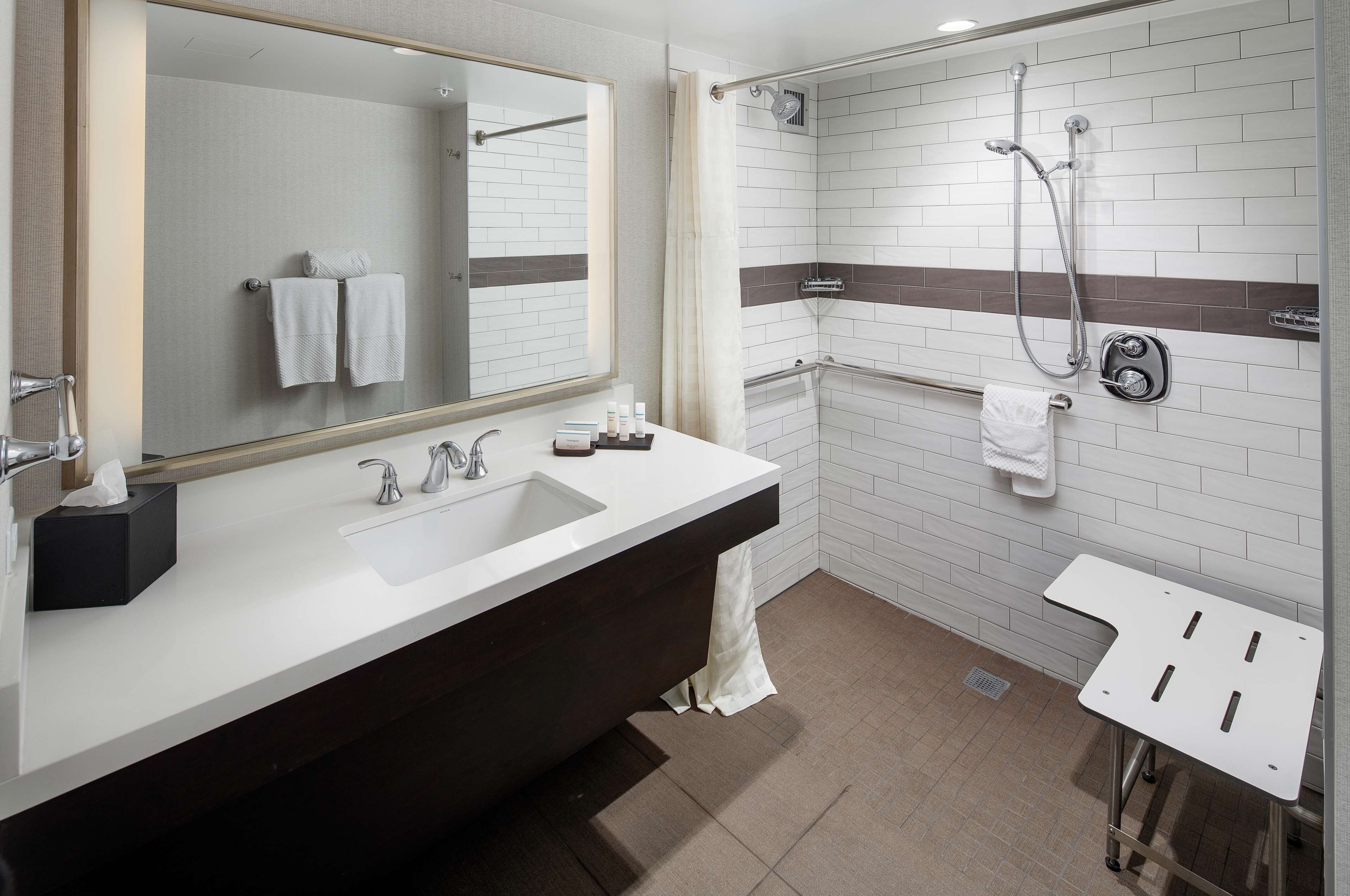Photo - Embassy Suites Tysons Corner