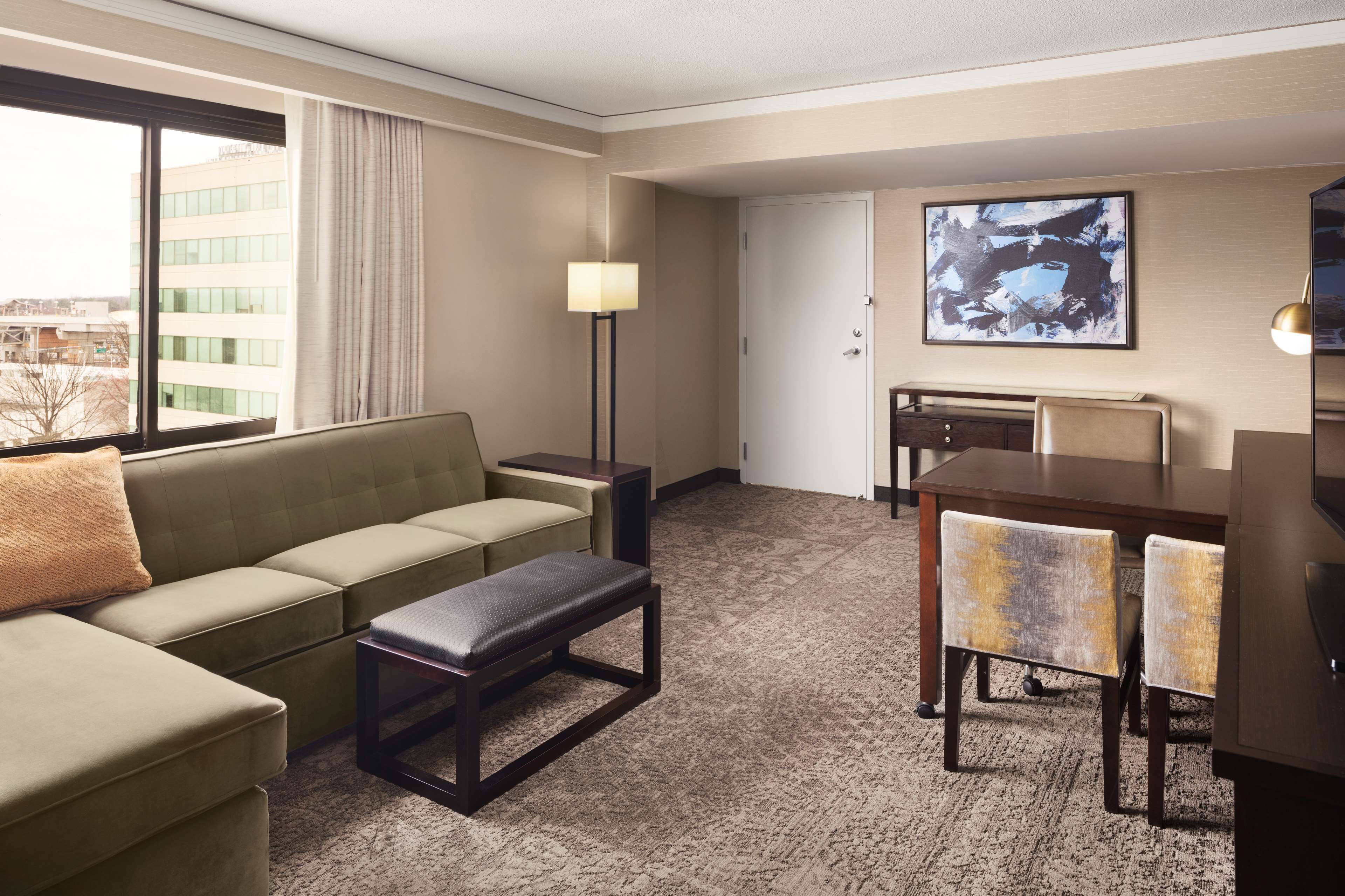 hypo-allergenic bedding, in-room safe, desk, laptop workspace