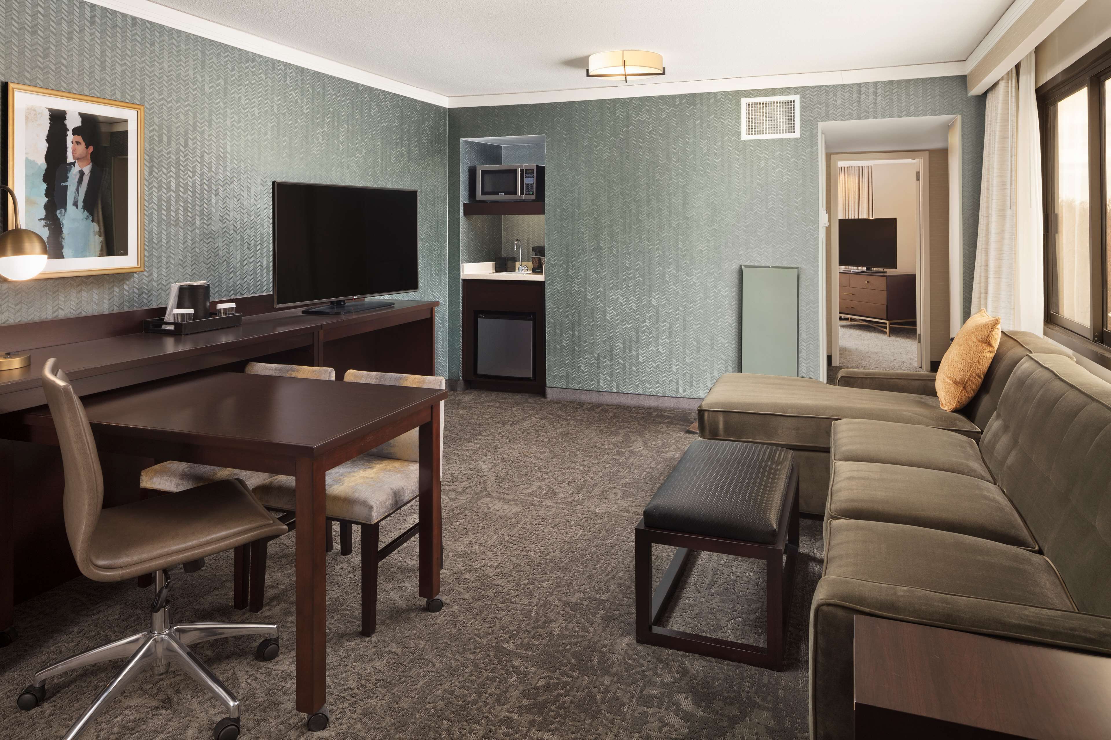 hypo-allergenic bedding, in-room safe, desk, laptop workspace