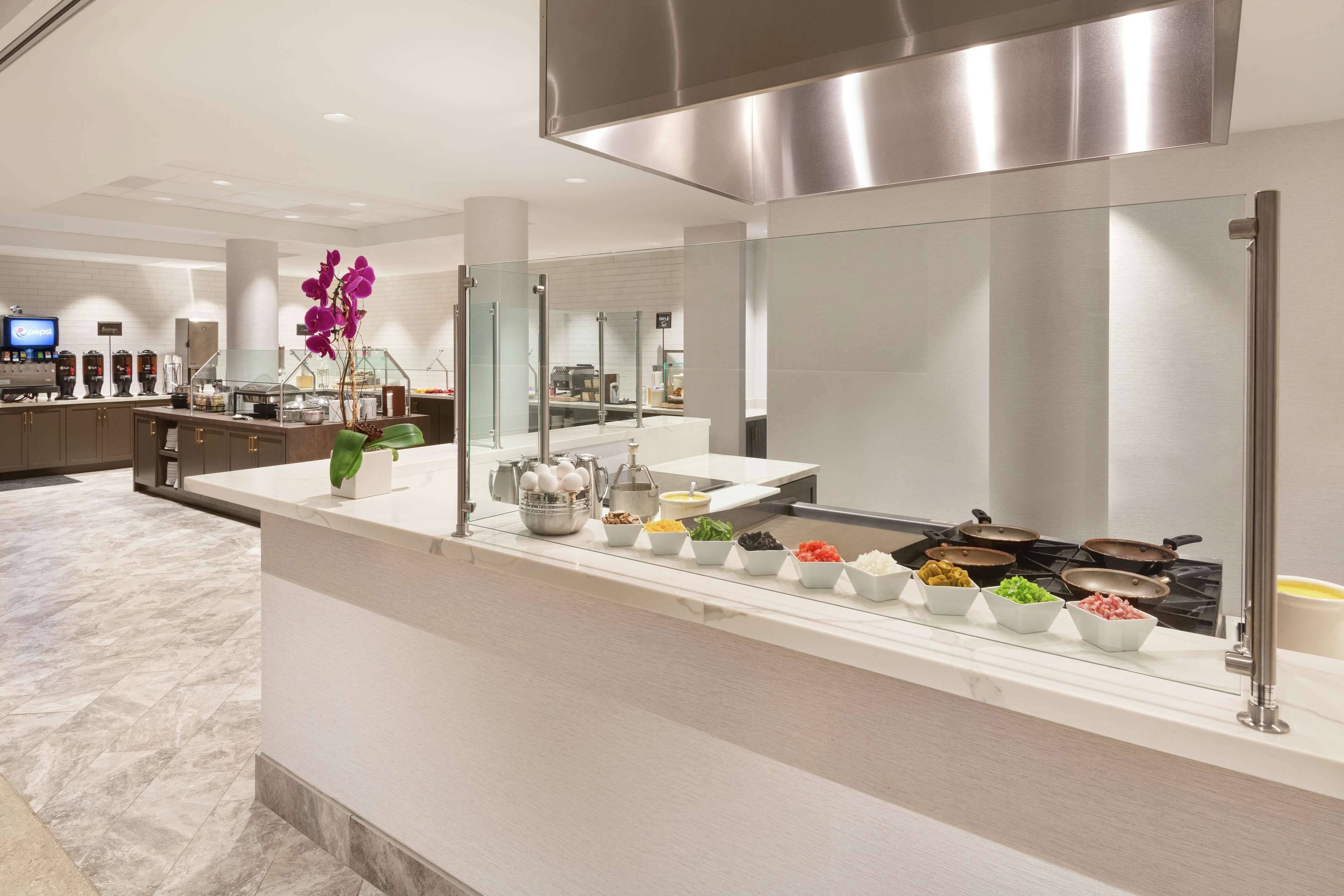 breakfast, lunch, dinner served; american cuisine