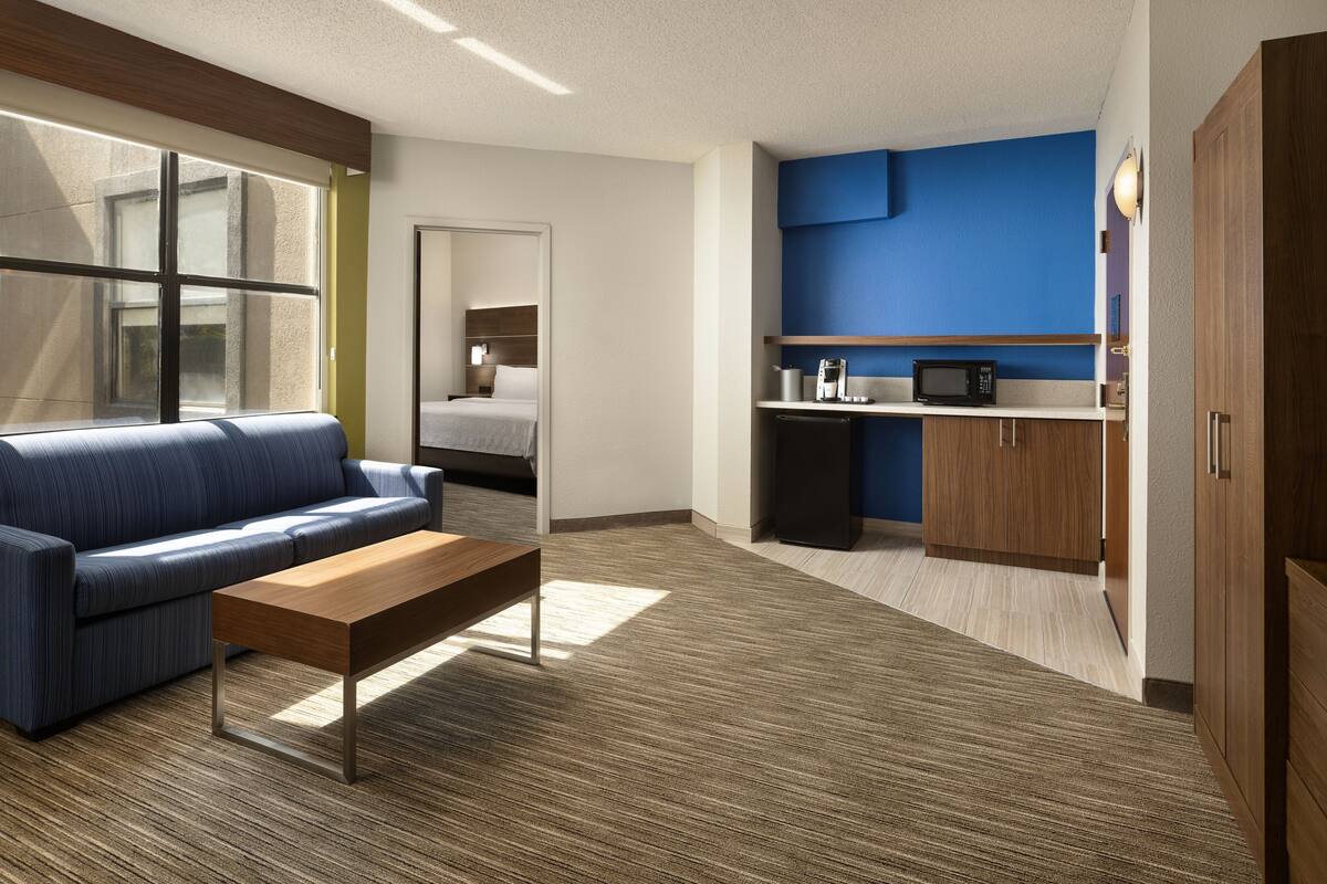 1 bedroom, in-room safe, desk, laptop workspace