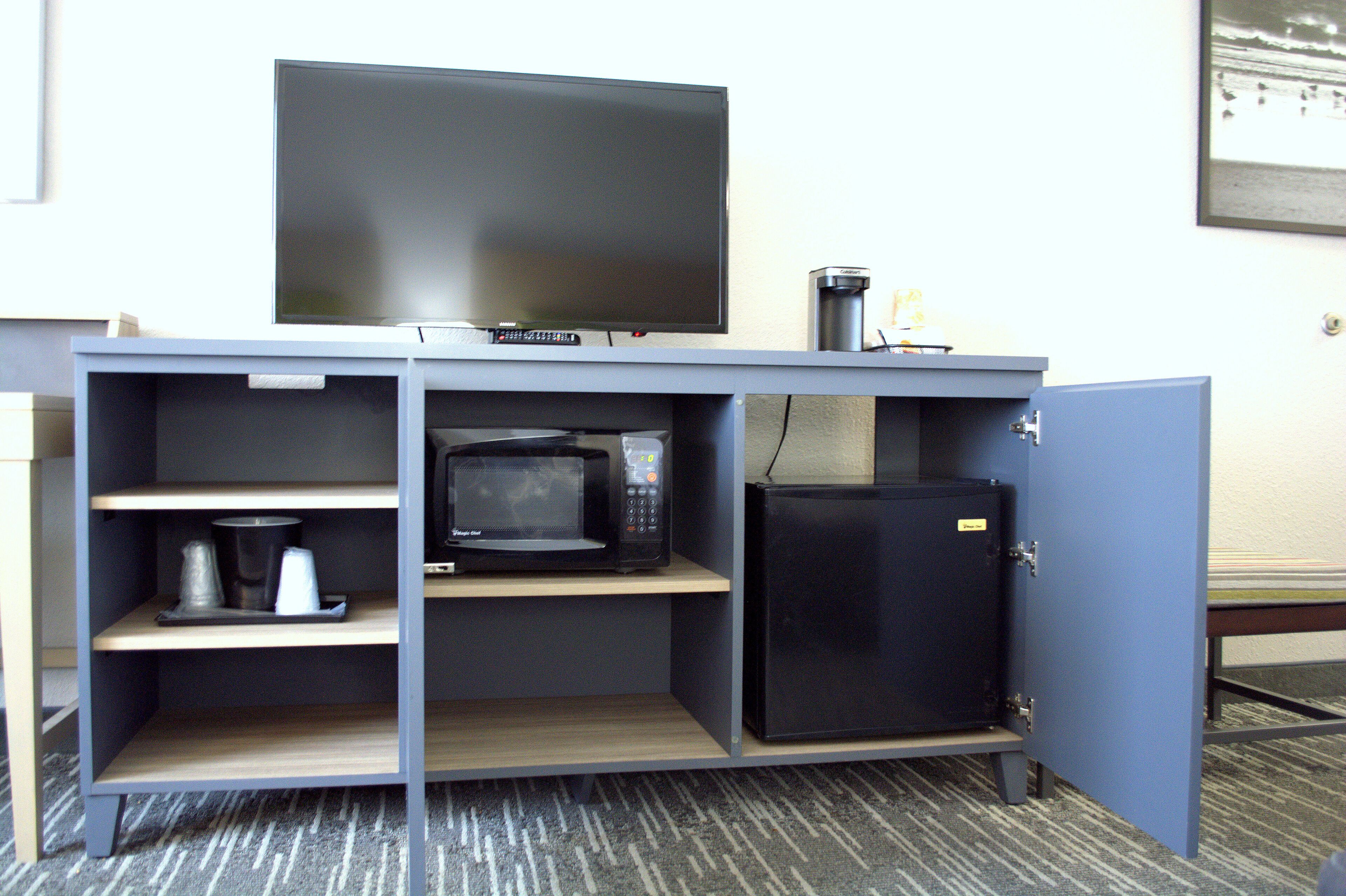 premium bedding, in-room safe, desk, blackout curtains