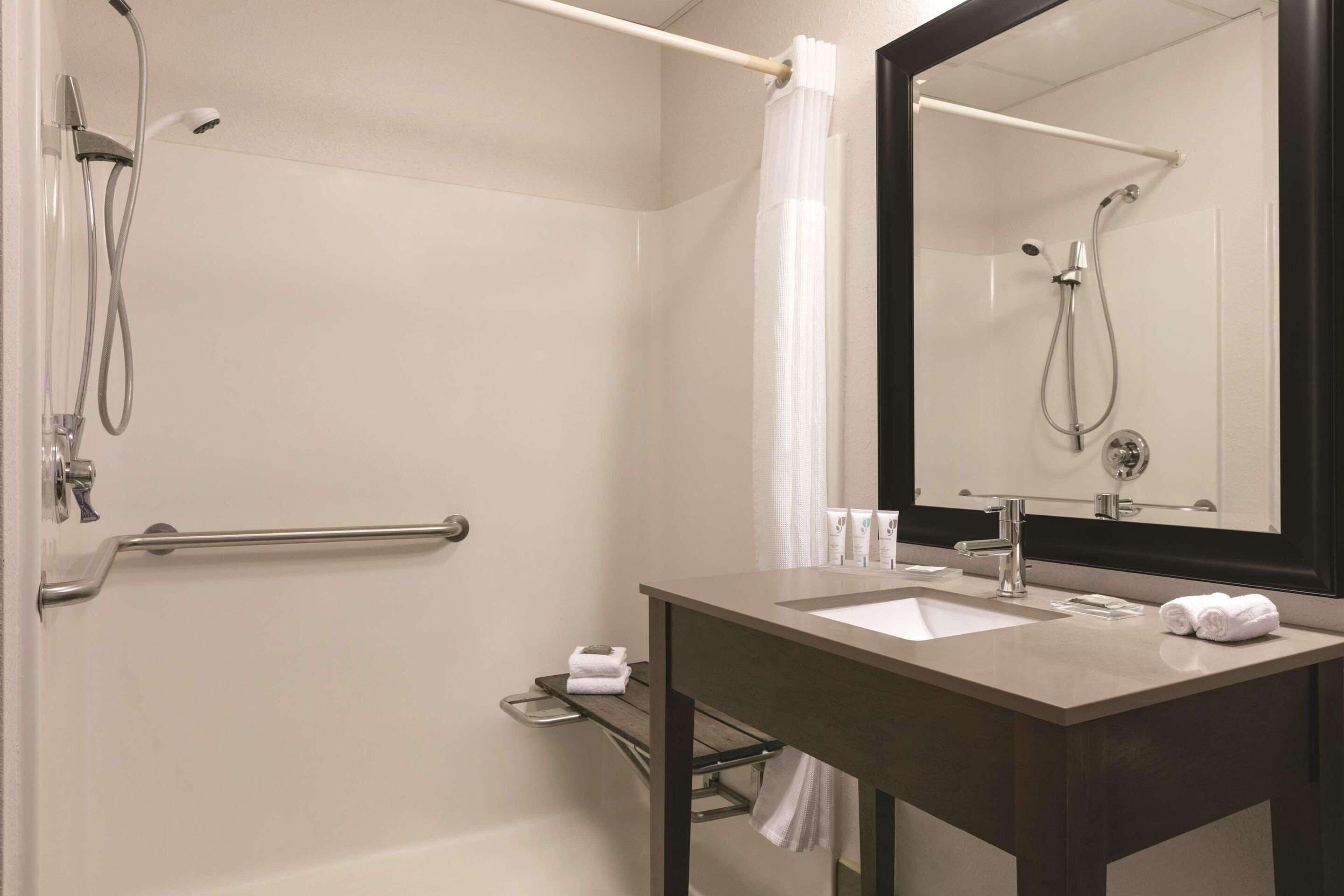 premium bedding, in-room safe, desk, blackout curtains