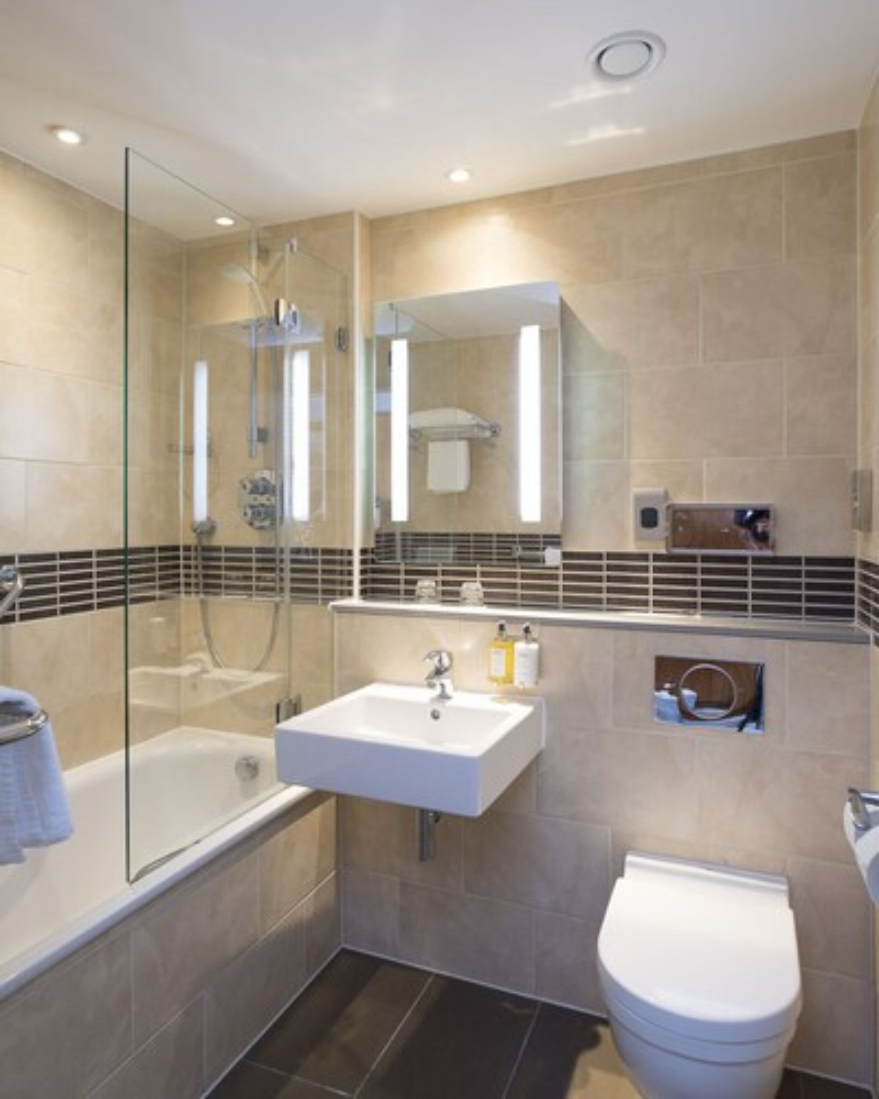 courtyard double | bathroom | eco-friendly toiletries, hair dryer, towels, soap