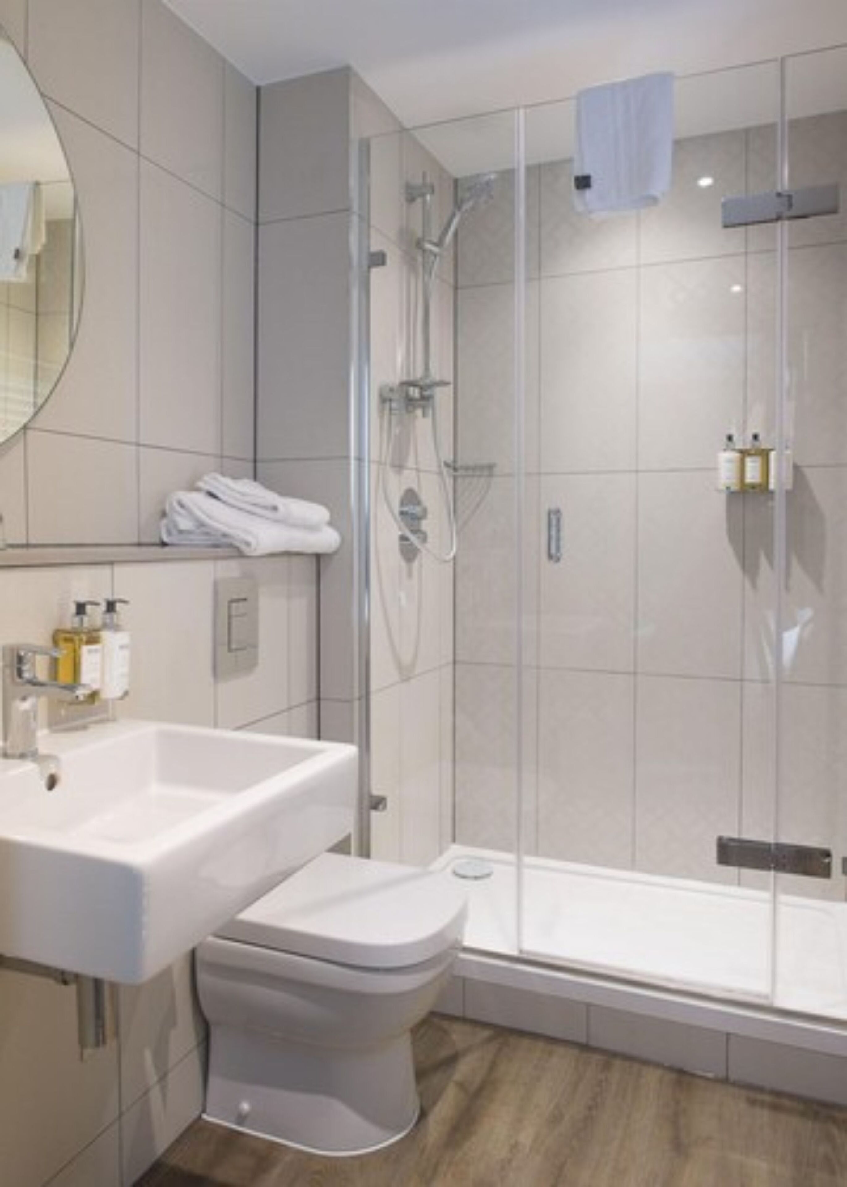 Photo - Bush Hotel Farnham