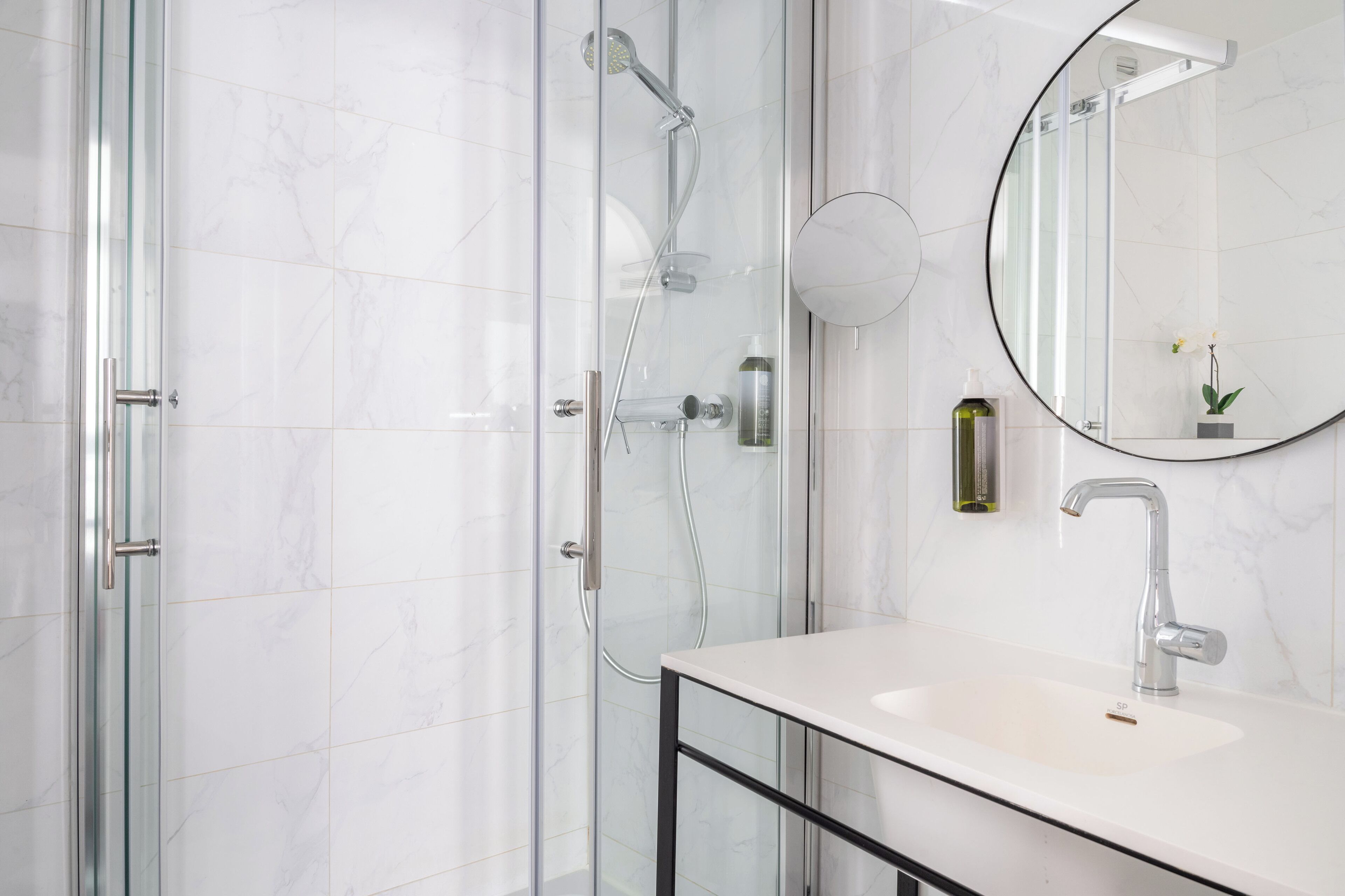 family room, 2 bedrooms - free soft minibar, courtesy tray, chromecast - digital press | bathroom | shower, free toiletries, hair dryer, towels