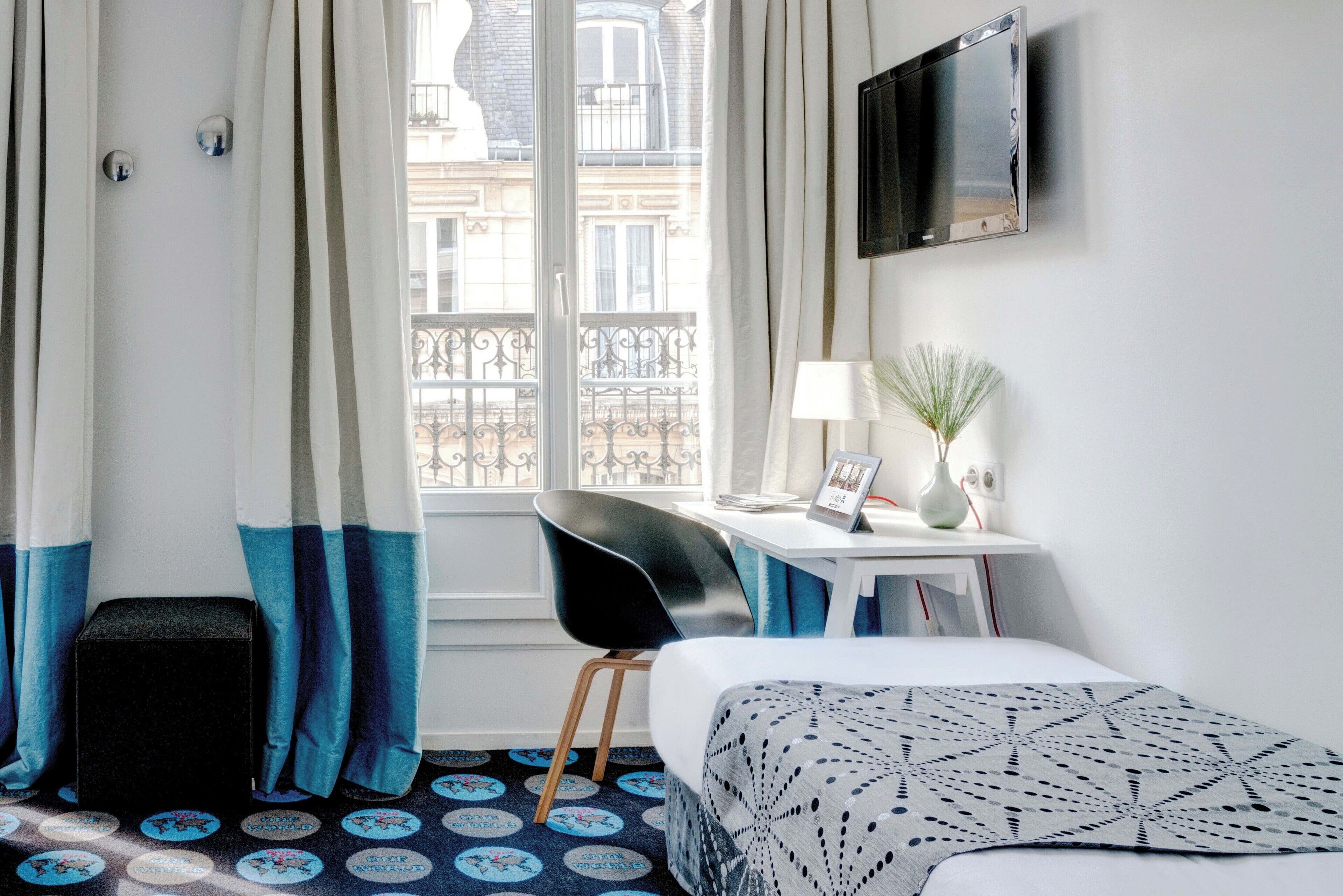 triple room - free soft minibar, courtesy tray, chromecast - digital press | 1 bedroom, minibar, in-room safe, desk