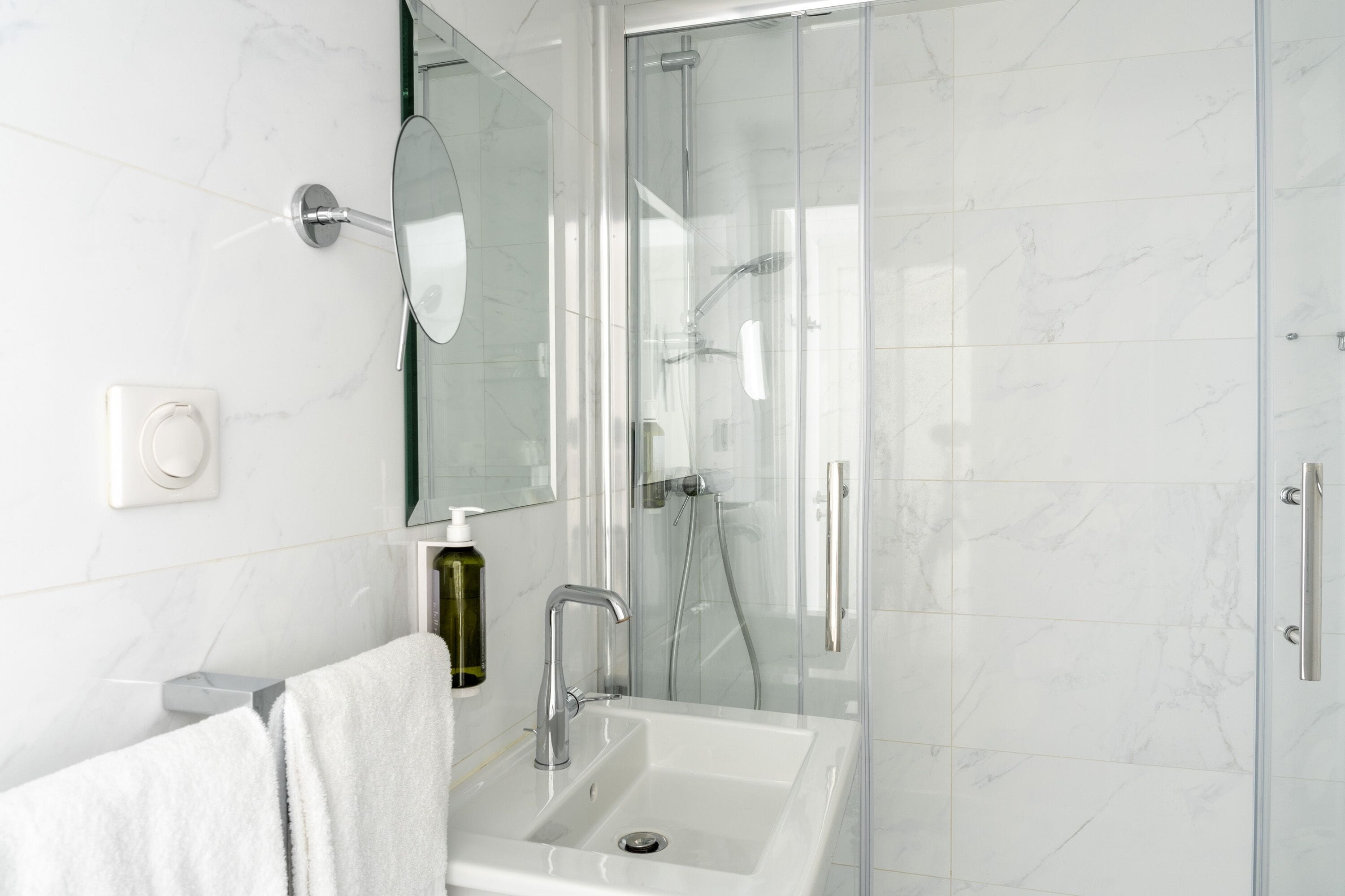 apartment- free soft minibar, courtesy tray, chromecast - digital press | bathroom | shower, free toiletries, hair dryer, towels