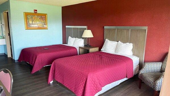 1 habitación, escritorio, tabla de planchar con plancha y wifi gratis 