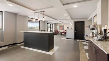 Bar-salon dans le hall