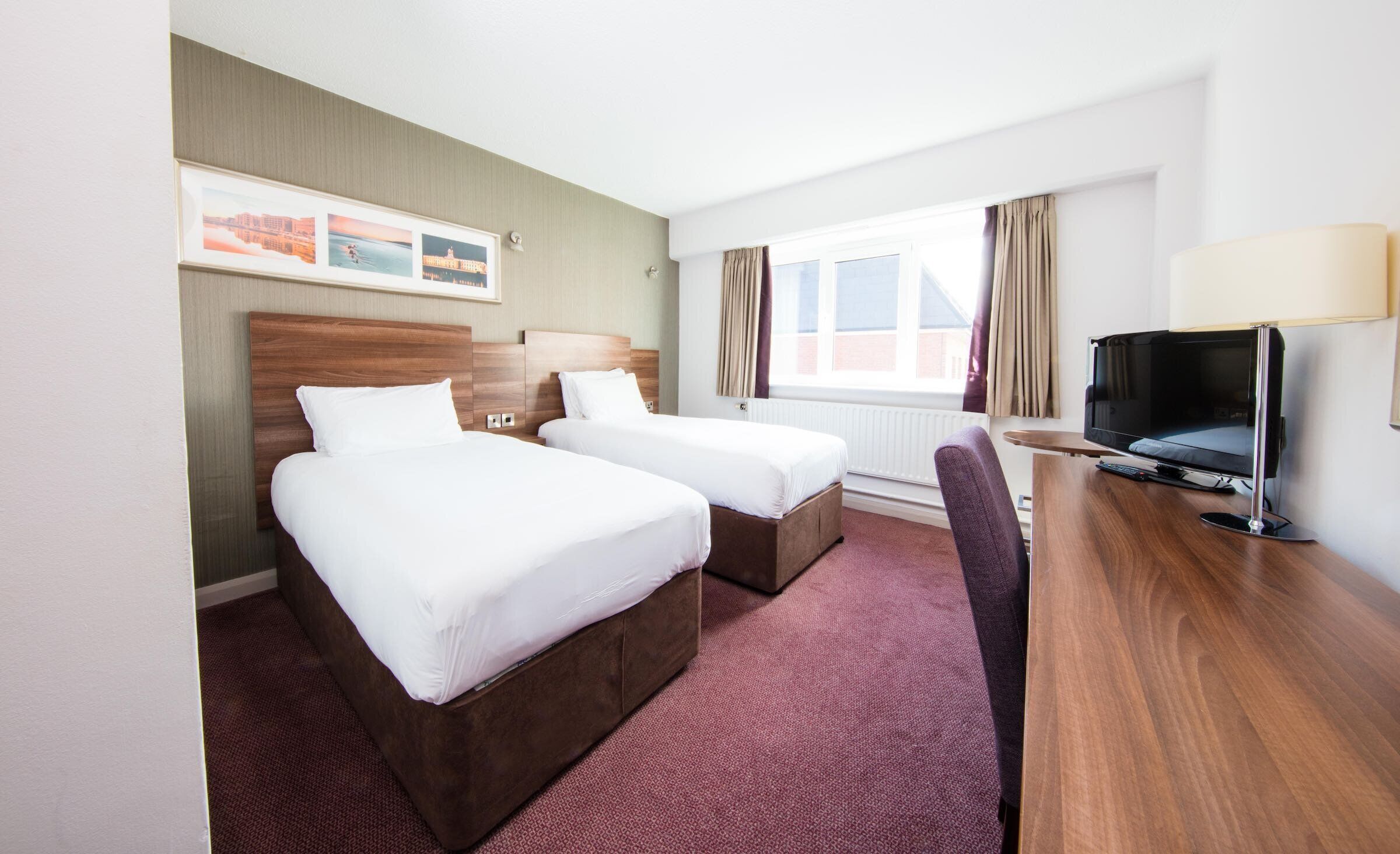 desk, iron/ironing board, cots/infant beds, free wifi