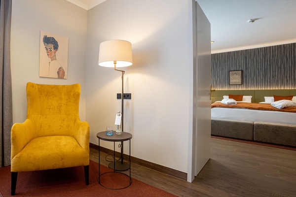 Standard Apartment, 1 Queen Bed, Kitchenette (Living Room) | Private kitchen