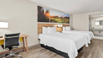 Habitación estándar, 2 camas de matrimonio | Escritorio, espacio para trabajar con un portátil, cortinas opacas