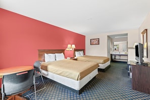 Room, 2 Queen Beds, Smoking | Desk, free WiFi, bed sheets, alarm clocks - Magnolia Inn Townhouse Hattiesburg MS I-59 (Hattiesburg)