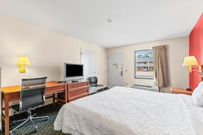 Room, 1 King Bed, Smoking | Desk, free WiFi, bed sheets, alarm clocks