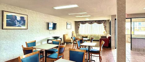 Free daily continental breakfast