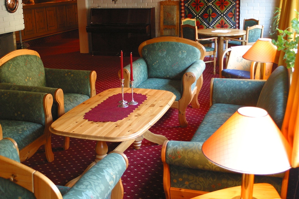 Revsnes hotell AS by null