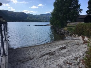 Playa privada, bote de remos o canoa y pesca 