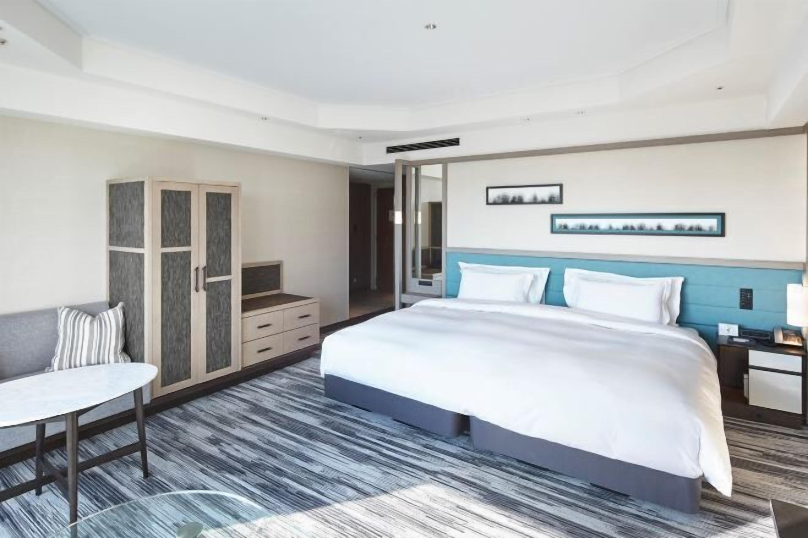 Minibar, in-room safe, desk, blackout drapes
