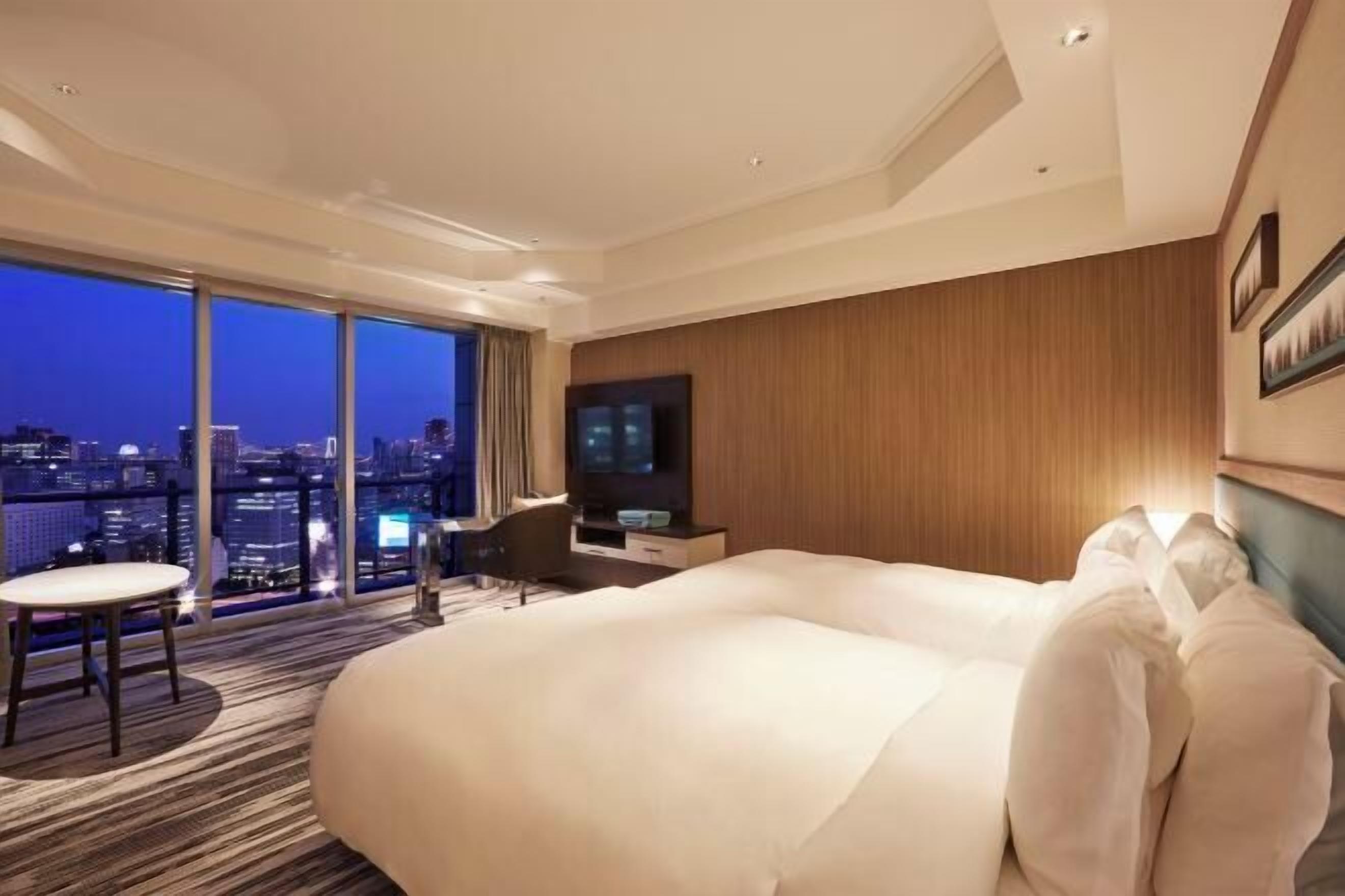 Minibar, in-room safe, desk, blackout drapes