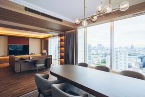 [October 2025 Newly Renovated] Tower View Suite, Non Smoking - Club Lounge Access, 32 Floor | Living area - The Prince Park Tower Tokyo - Preferred Hotels & Resorts, LVX Collection (Tokyo)