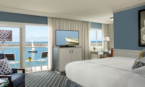 Premier King Room with Ocean View | Ropa de cama de alta calidad y edredones de plumas