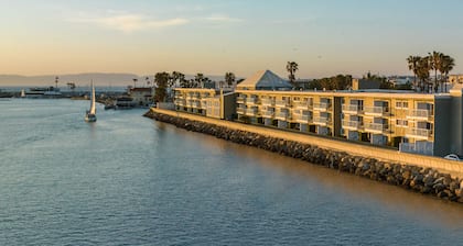 Portofino Hotel & Marina