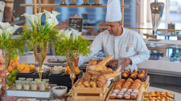 Daily buffet breakfast (ZMW 650 per person)