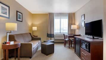 Premium bedding, pillow-top beds, in-room safe, desk