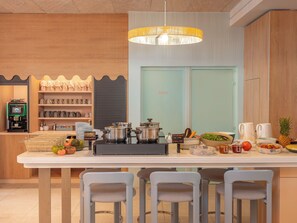 Päivittäinen buffetaamiainen (19.50 EUR per henkilö)