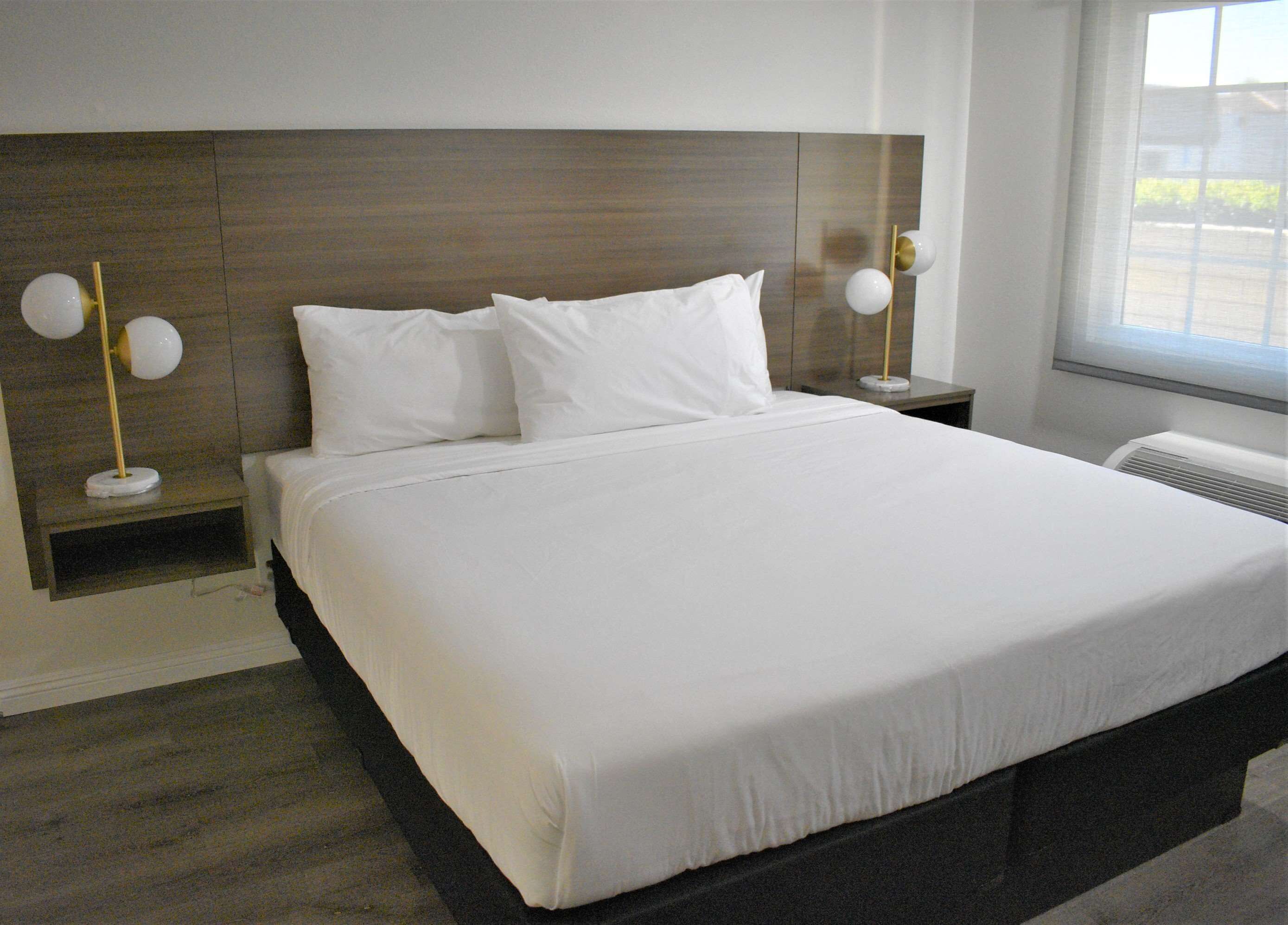 Skrivbord, mörkläggningsgardiner, strykjärn/strykbräda och gratis wi-fi