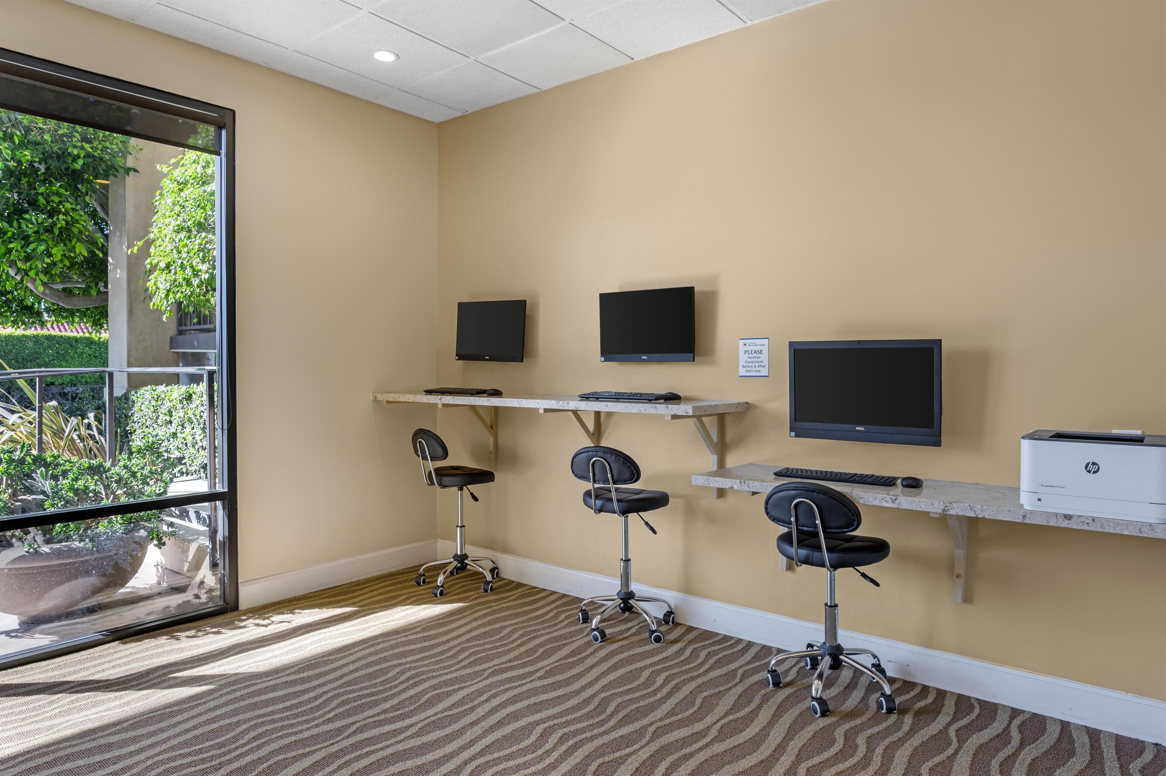 Foto - Best Western Plus South Coast Inn