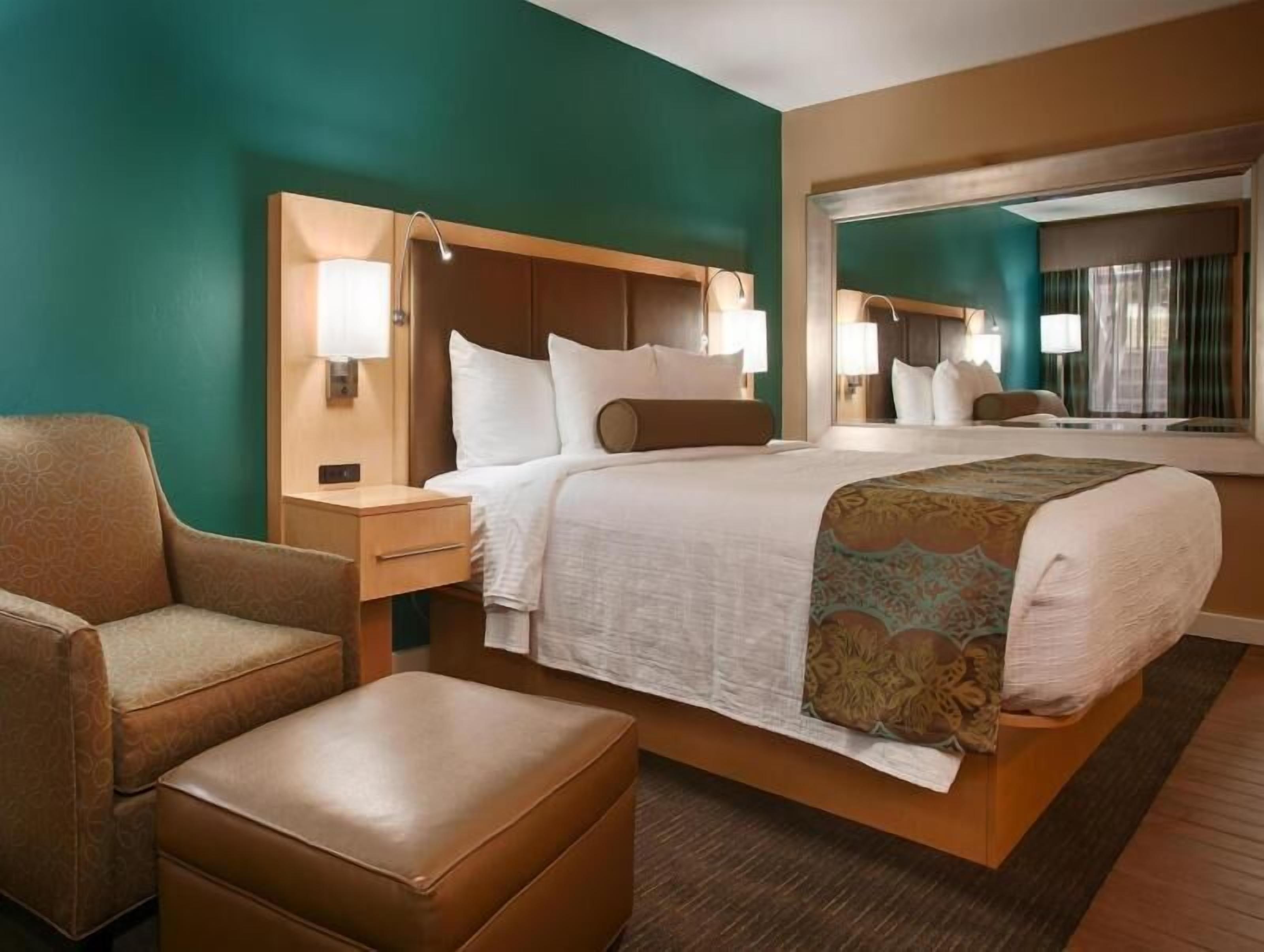 Premium bedding, pillowtop beds, in-room safe, desk