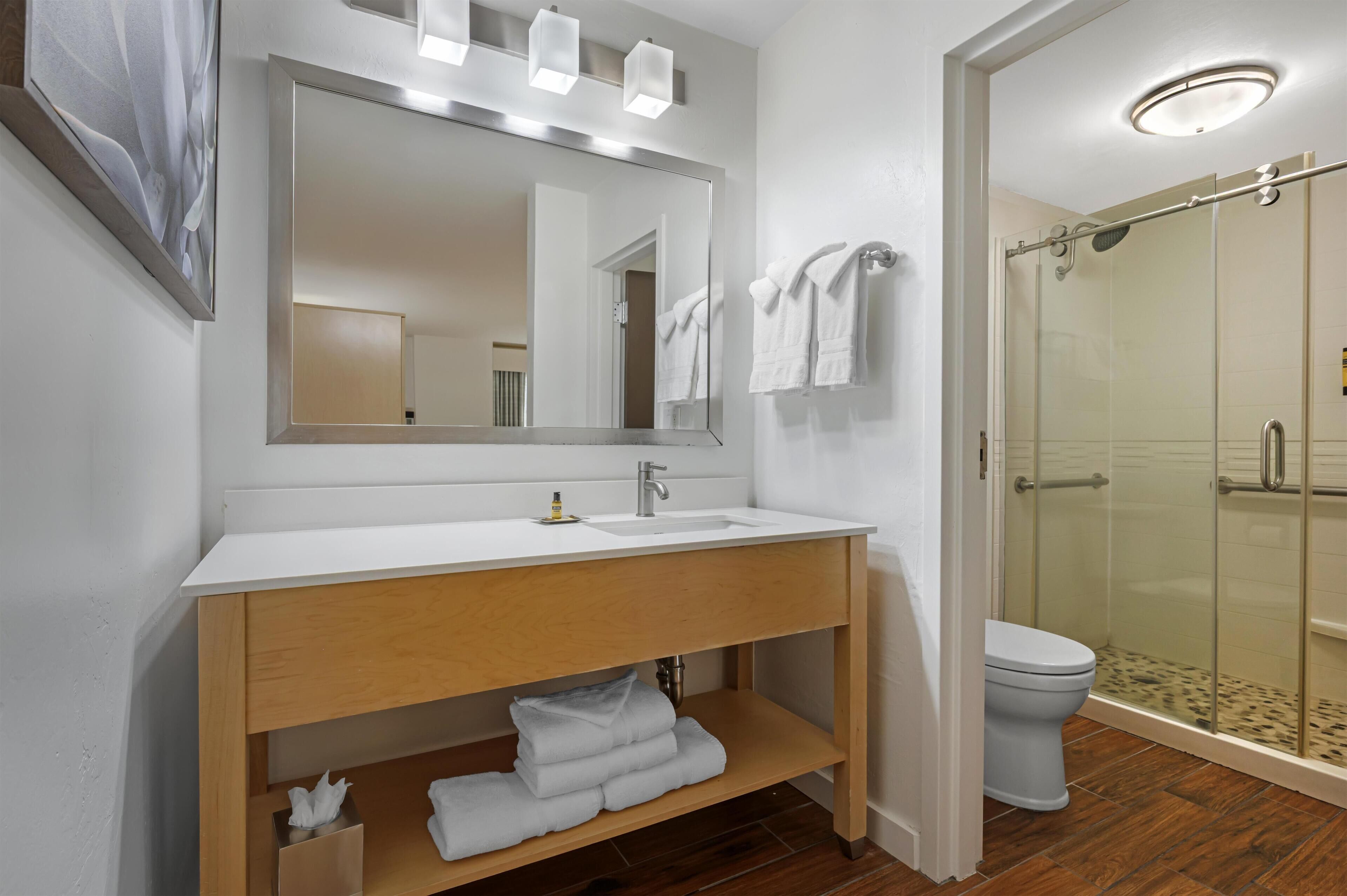 Foto - Best Western Plus South Coast Inn