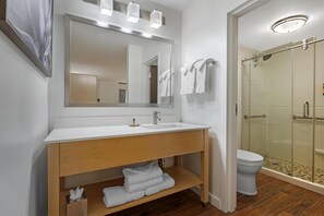 Standard Room, 2 Queen Beds, Refrigerator & Microwave, Mountain View | Bathroom | Shower, designer toiletries, hair dryer, towels - Best Western Plus South Coast Inn (Goleta)