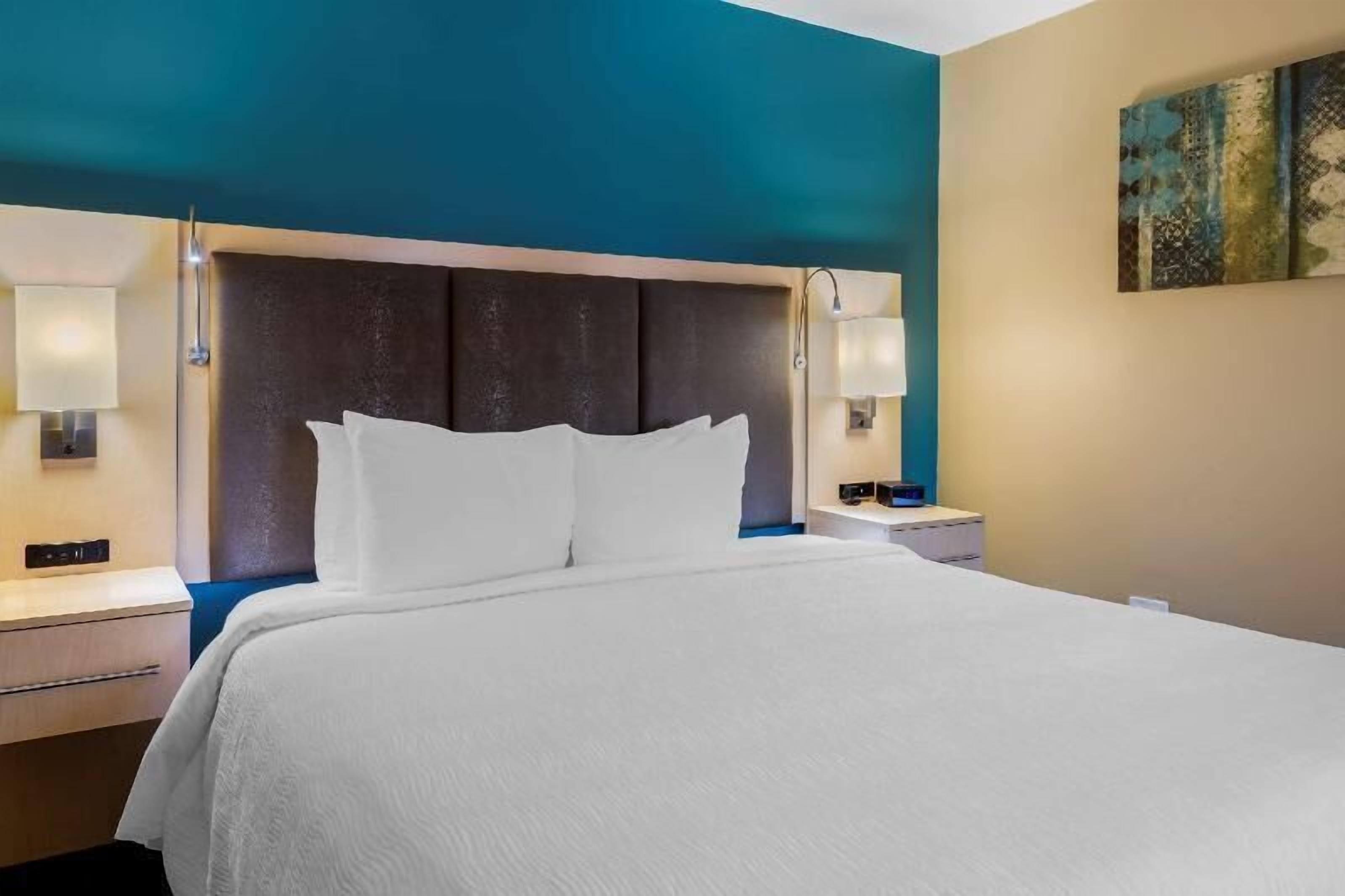Premium bedding, pillowtop beds, in-room safe, desk