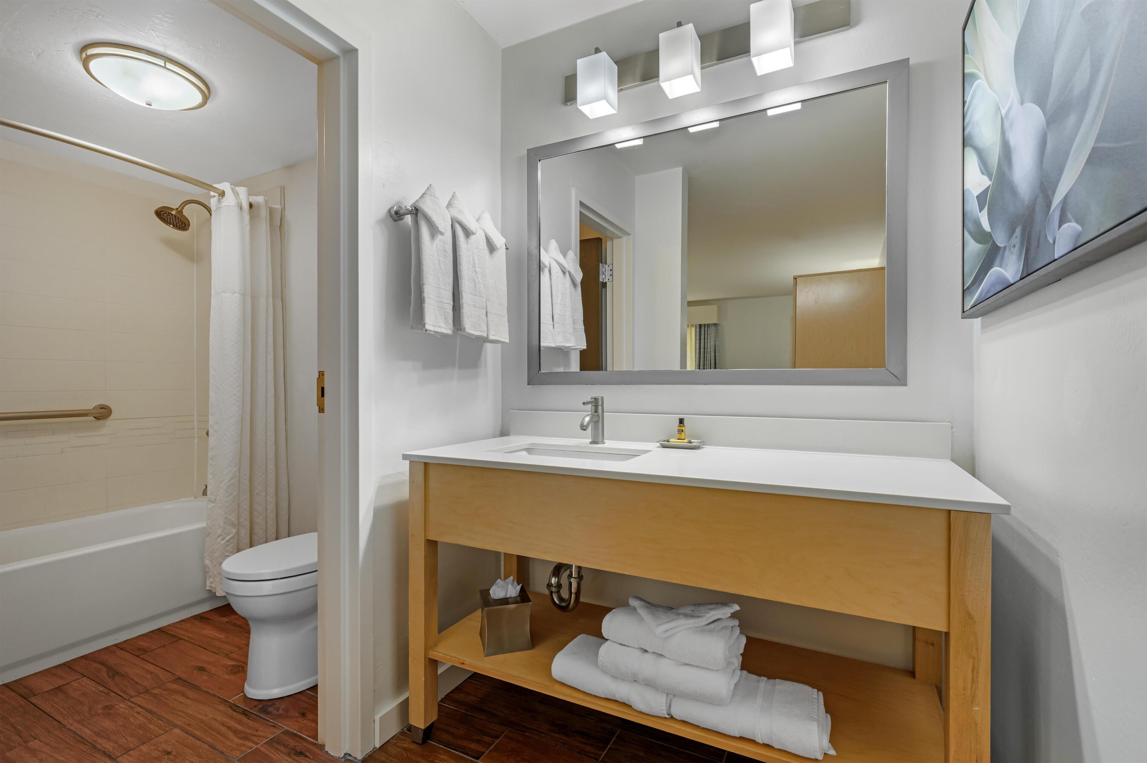 Foto - Best Western Plus South Coast Inn