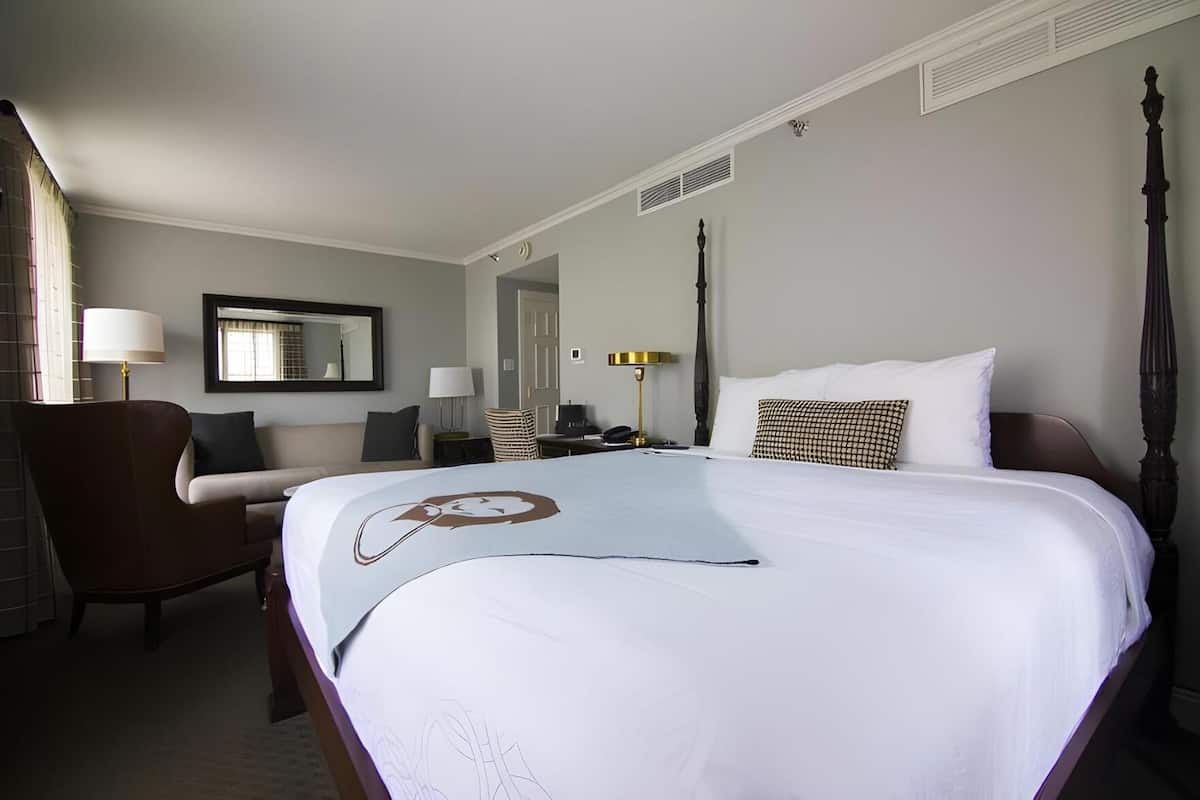 Premium bedding, pillowtop beds, minibar (free items), in-room safe