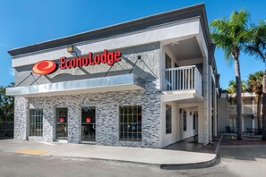 Exterior - Econo Lodge Airport at RJ Stadium (Tampa)